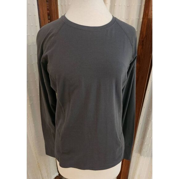E56 Erin London long-sleeved athletic tee - Picture 1 of 9
